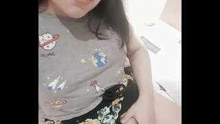 Sluty teen zaznamenává video pro její táta