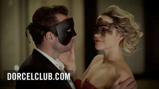 Heves szex közben egy swinger buli